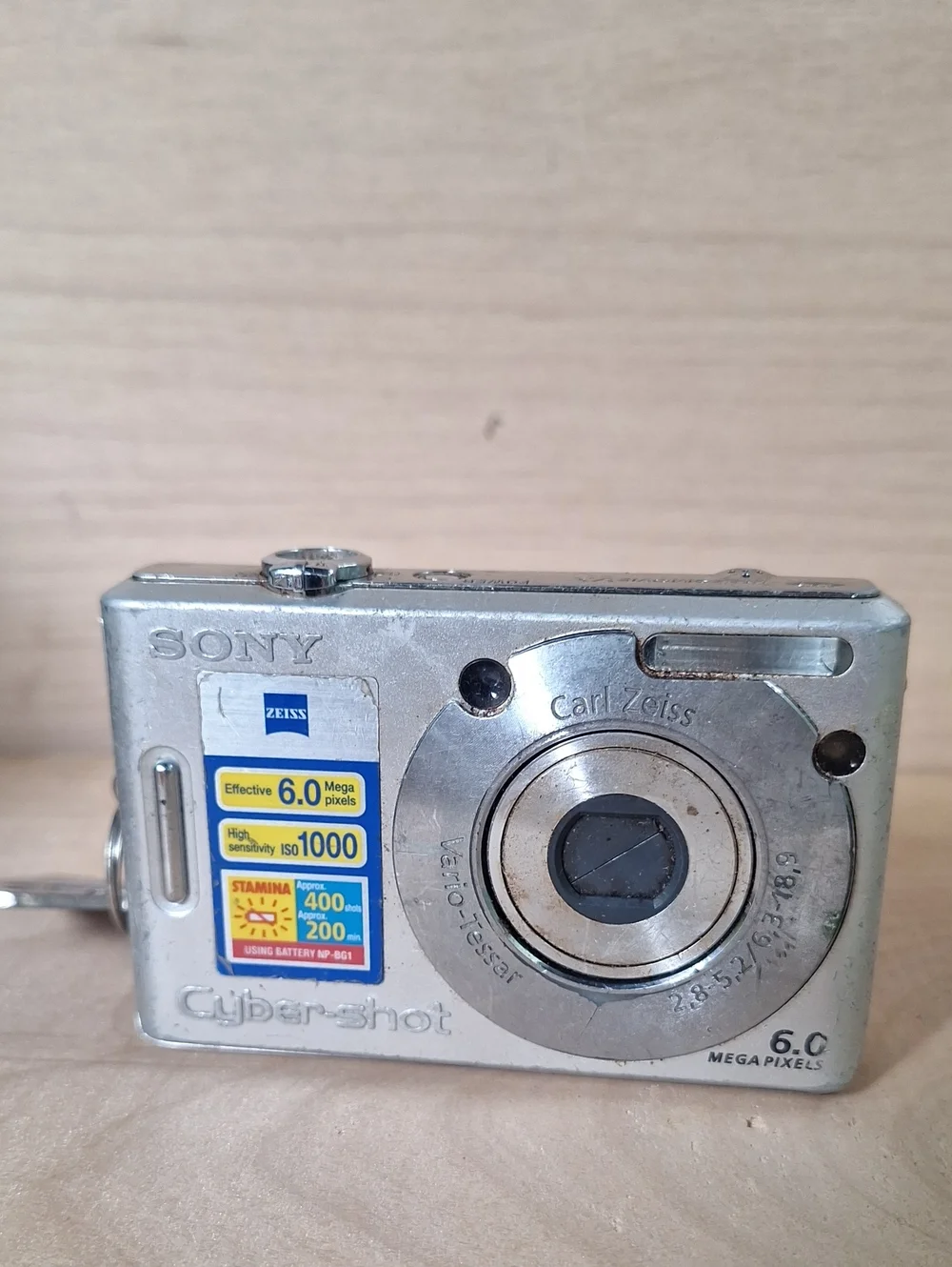 Sony Cyber-shot DSC-W30 digital camera 6.0-megapixel Sensor Selling For Parts